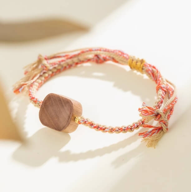 Bracelet tressé à la main en bois de santal vieilli de Mysore Wuyipai - Paix • Amulette • Bon augure