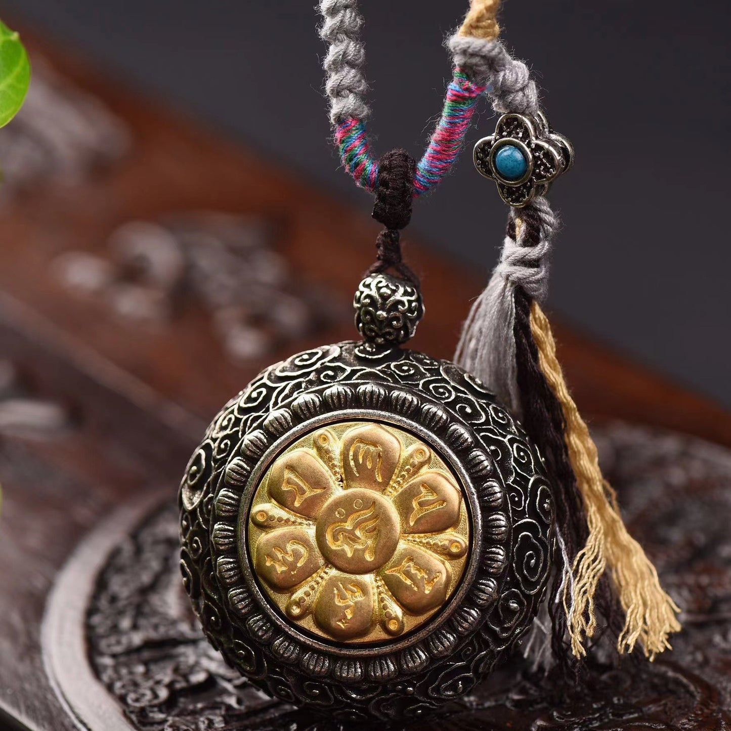 Zen Healing Tibetan Agarwood Nine-Tailed Fox Zhakiram Green Tara Thangka Pendant Protection Necklace