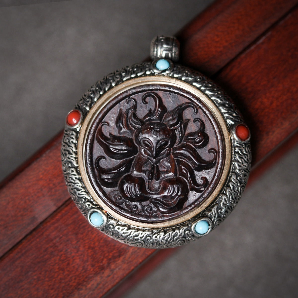 Zen Healing Tibetan Agarwood Nine-Tailed Fox Zhakiram Green Tara Thangka Pendant Protection Necklace