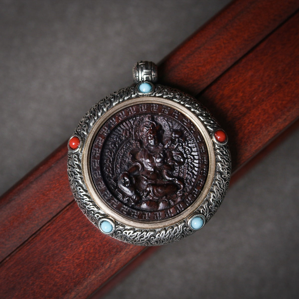 Zen Healing Tibetan Agarwood Nine-Tailed Fox Zhakiram Green Tara Thangka Pendant Protection Necklace
