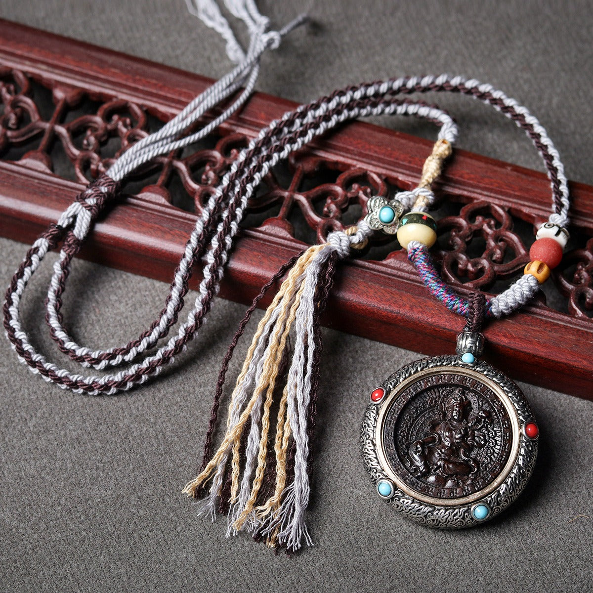 Zen Healing Tibetan Agarwood Nine-Tailed Fox Zhakiram Green Tara Thangka Pendant Protection Necklace