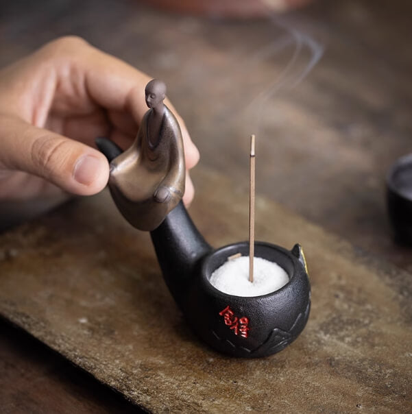 Zen Incense Holder – Handmade Mountain Design for Relaxation