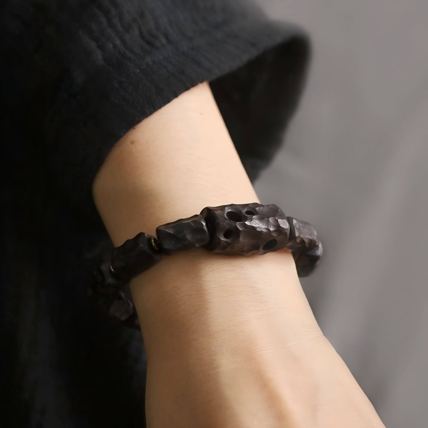 Bracelet Secret Realm en bois d'ébène - Tutelle • Sérénité • Relaxation