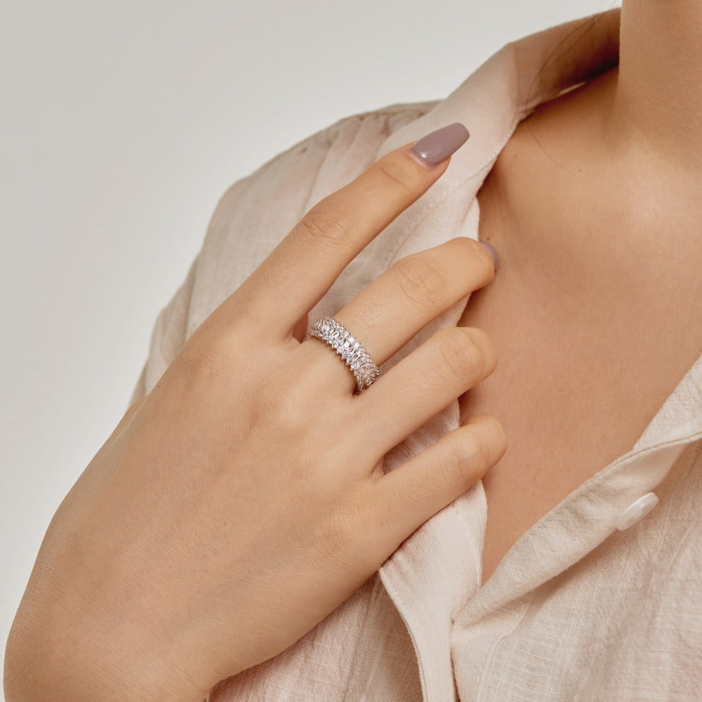 Zen Healing 925 Sterling Silver Vibrant Cubic Zirconia Ring